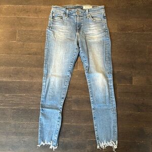AG Jeans The Farrah Skinny Ankle in Size 28